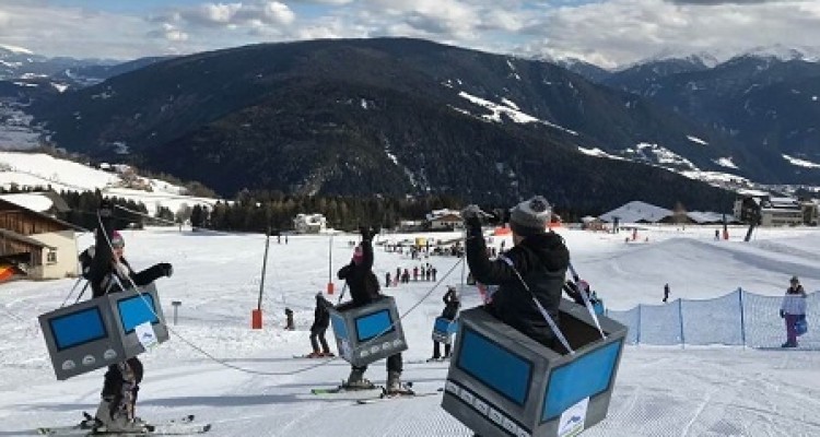 Cene al chiaro di luna e Carnevale sugli sci nell'area vacanze sci & malghe Rio Pusteria