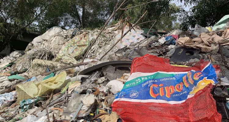 Plastica, Greenpeace scopre traffico illecito di rifiuti italiani in Malesia