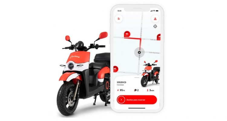 La spagnola Acciona arriva a Milano con i suoi scooter elettrici