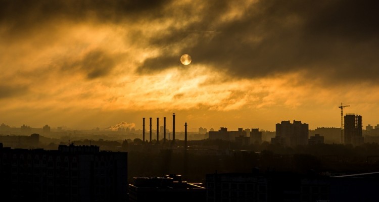 Greenpeace: inquinamento atmosferico causa in Italia 56 mila morti premature all'anno