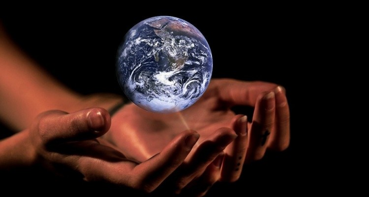 Indagine BEI: italiani favorevoli a stop dei veicoli inquinanti nei centri urbani