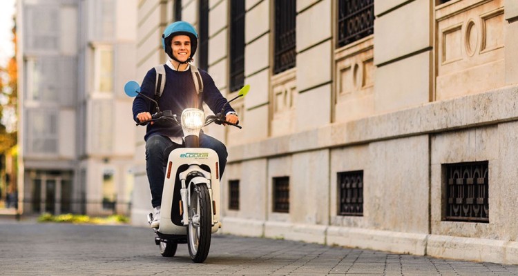 eCooltra: in Italia il servizio di scooter sharing elettrico a tariffa forfettaria per le aziende