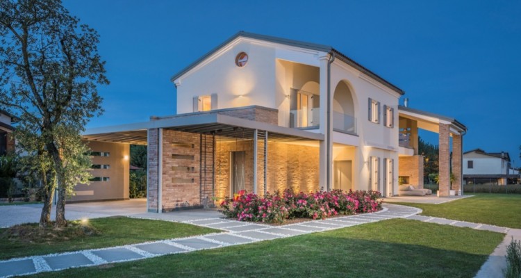 Riviera del Brenta: una casa in pura bioedilizia sull’antica via dei burchielli