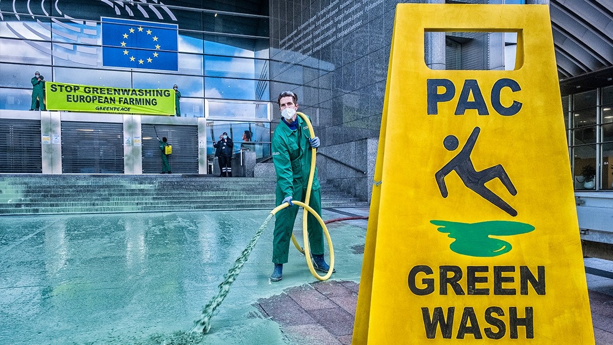 Greenpeace denuncia il greenwashing della politica agricola comune (Pac)