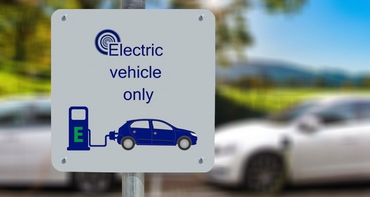 Auto elettriche, ANIASA (Confindustria): acquisti solo nelle metropoli, al Centro-Nord e nelle flotte aziendali 
