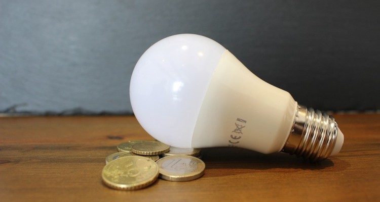 Energia, Coldiretti: spesa in bollette sale a 1820 euro l’anno