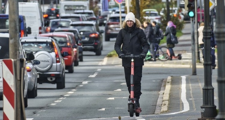 Codice della Strada: pronte le nuove regole per i monopattini elettrici