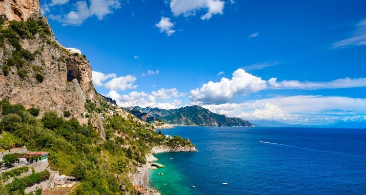 Coste italiane: prese d'assalto da terra e da mare, nuovo dossier del WWF