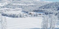 Innamorati sulla neve: al Bad Moos in Alto Adige la coppia rivive la luna di miele
