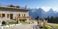 Veneto, viaggio nella cucina autentica di malghe e rifugi nelle montagne del Consorzio Turistico Tre Cime Dolomiti
