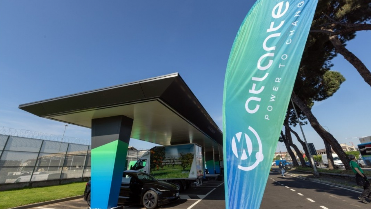 Inaugurata la stazione di ricarica ultra-fast Atlante al Mercato Alimentare di Milano