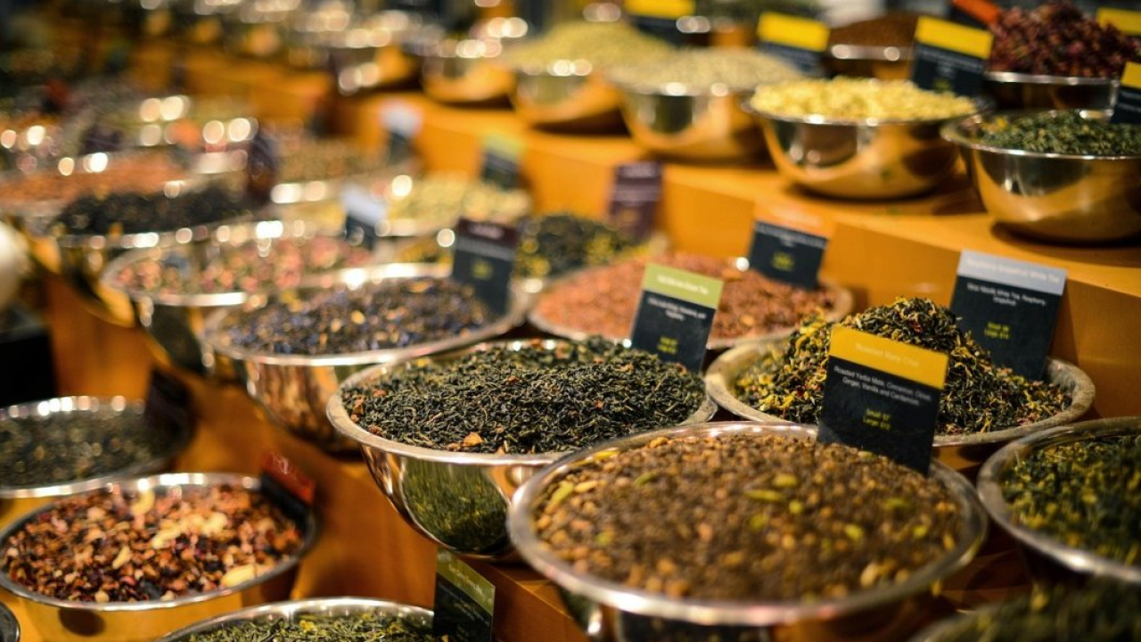 Merano, dove la bellezza si fa materia: tra artigianato, giardini e la poesia dell’autunno