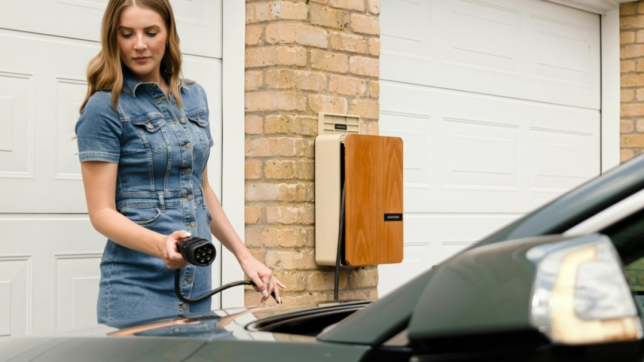 Auto usate, l’elettrico arranca: tra chi ha avuto un’esperienza significativa, il 75% non la sceglierebbe