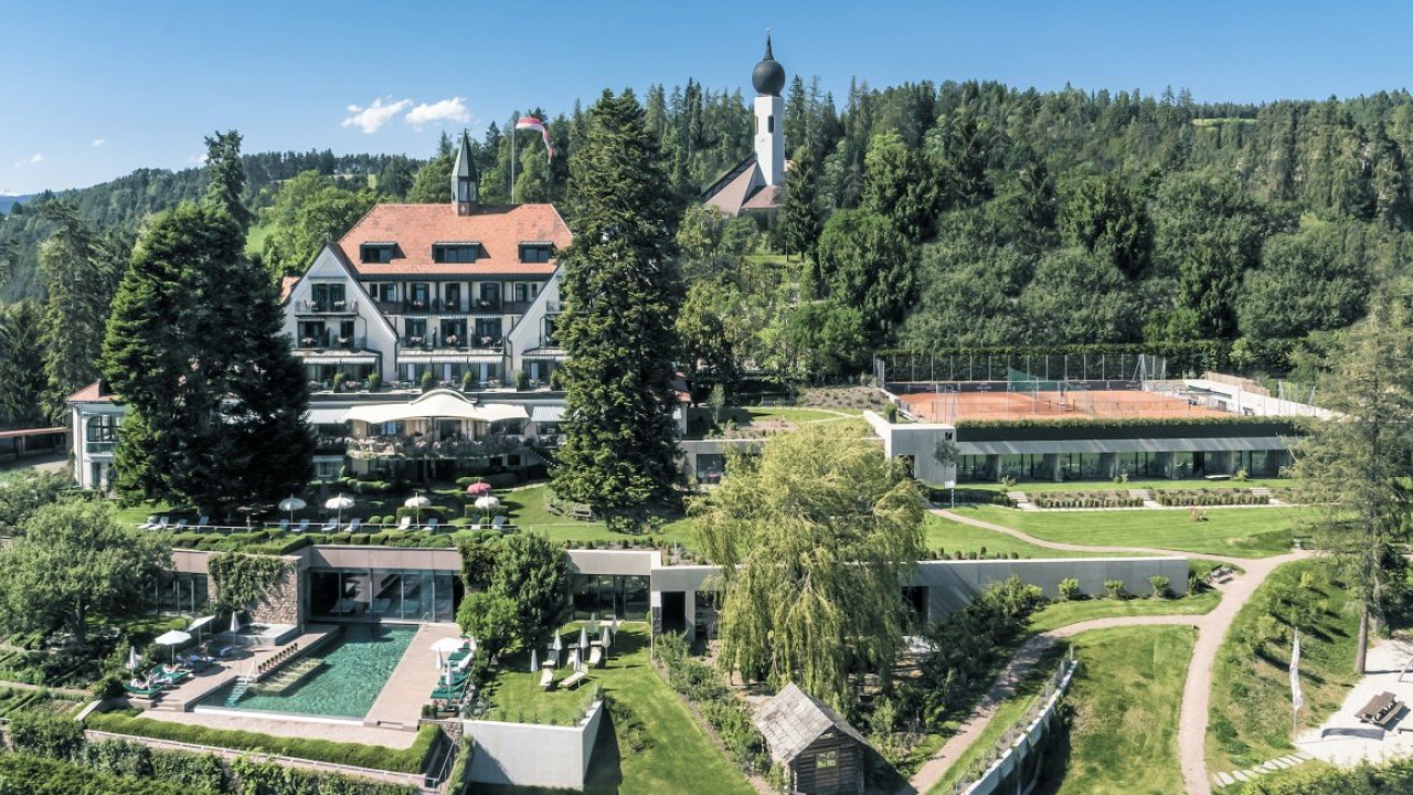 Un’oasi di benessere al Parkhotel Holzner di Soprabolzano: il percorso Kneipp tra i suoi cinque elem