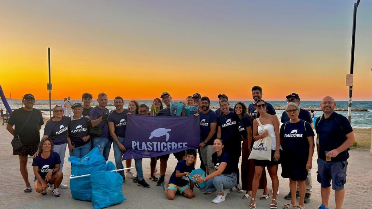 Torna a Bari l’aperitivo ecologico Plastic Free con focus su microplastiche e abitudini sostenibili