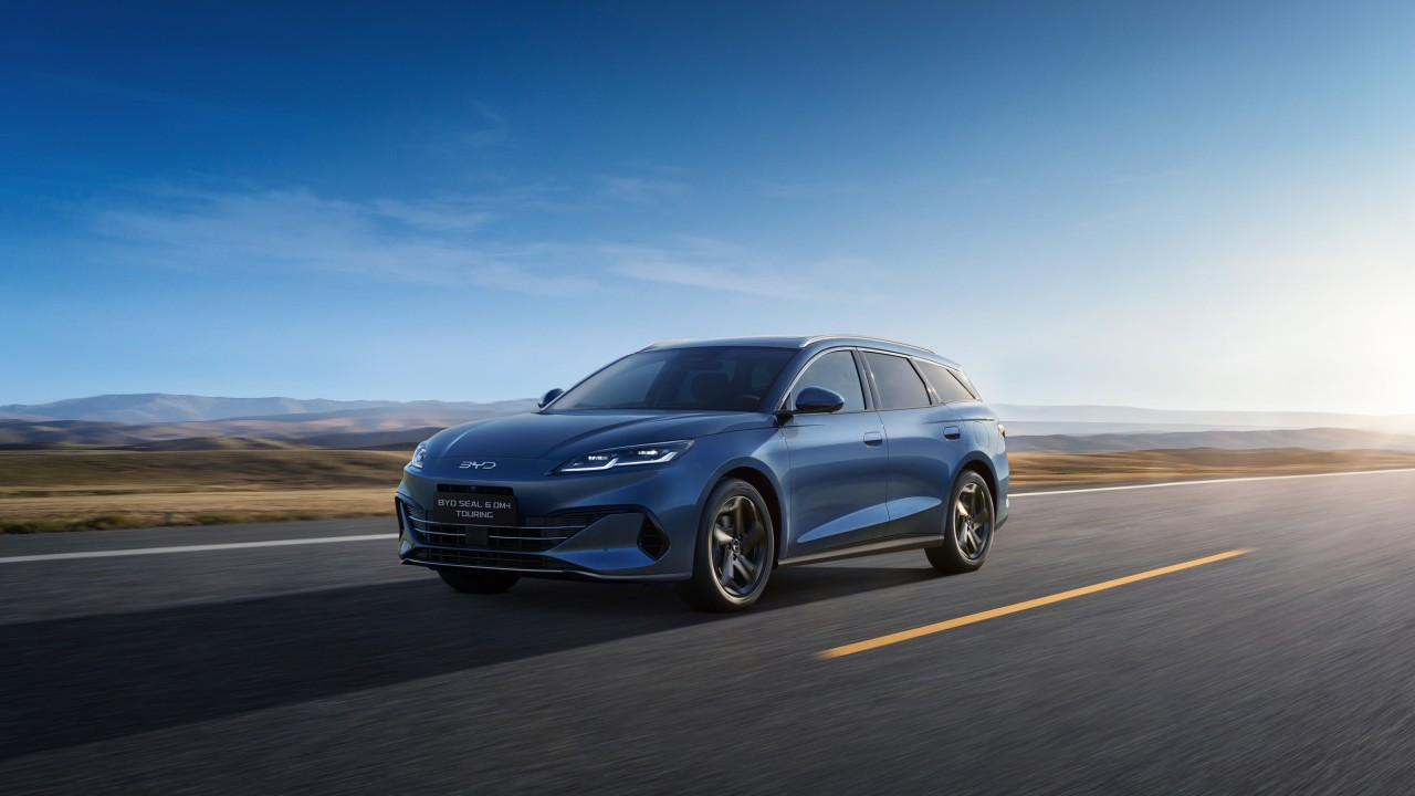 Arriva la nuova BYD SEAL 6 DM-i, 1.500 km senza fermarsi