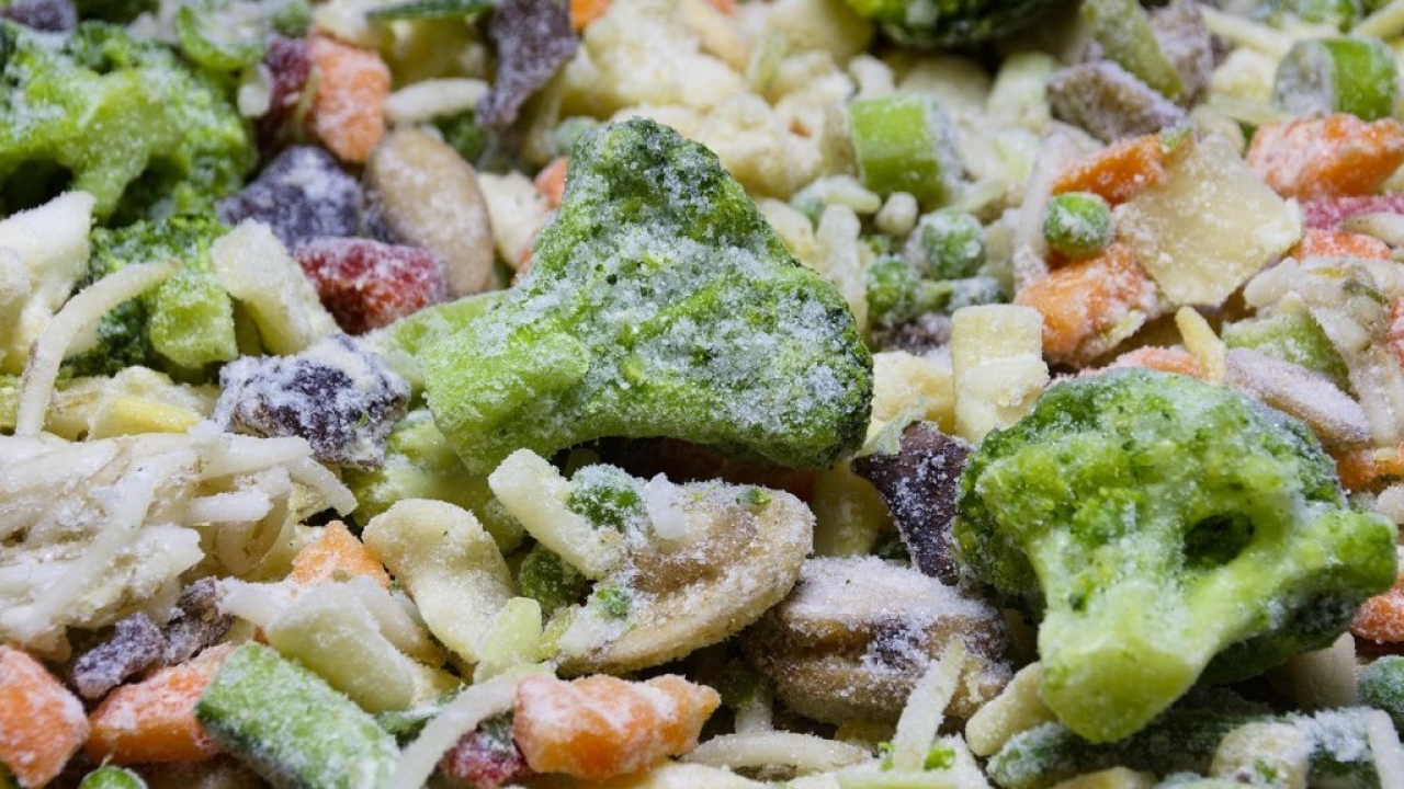 Surgelati alleati nella lotta allo spreco alimentare: 1 italiano su 2 li sceglie per ridurre il food waste