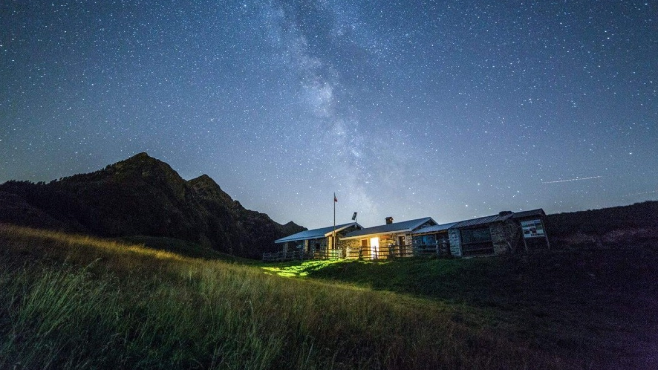 Dalla valle alle stelle: i migliori punti  per fare stargazing in Valtellina
