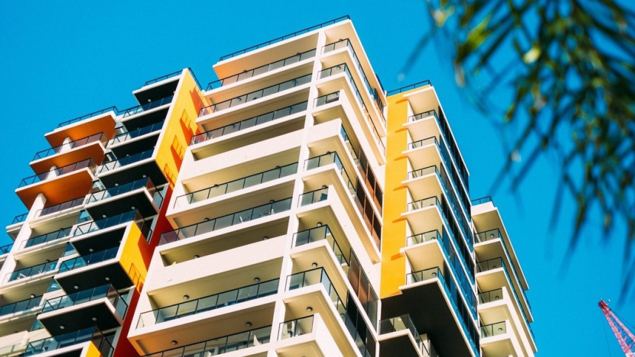 Condomìni e bollette: prezzi in calo ma rischio volatilità ancora elevato