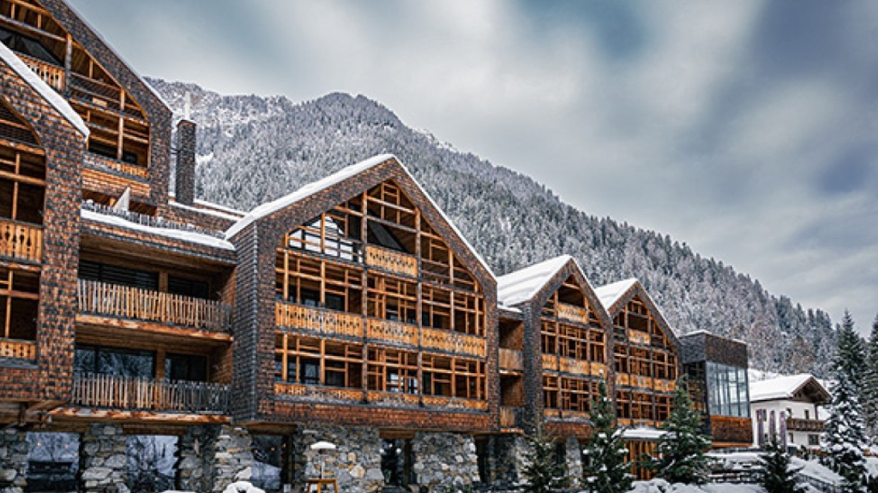 L’emozione delle prime discese dicembrine si vive   al Tenne Lodges & Chalets di Racines (BZ)