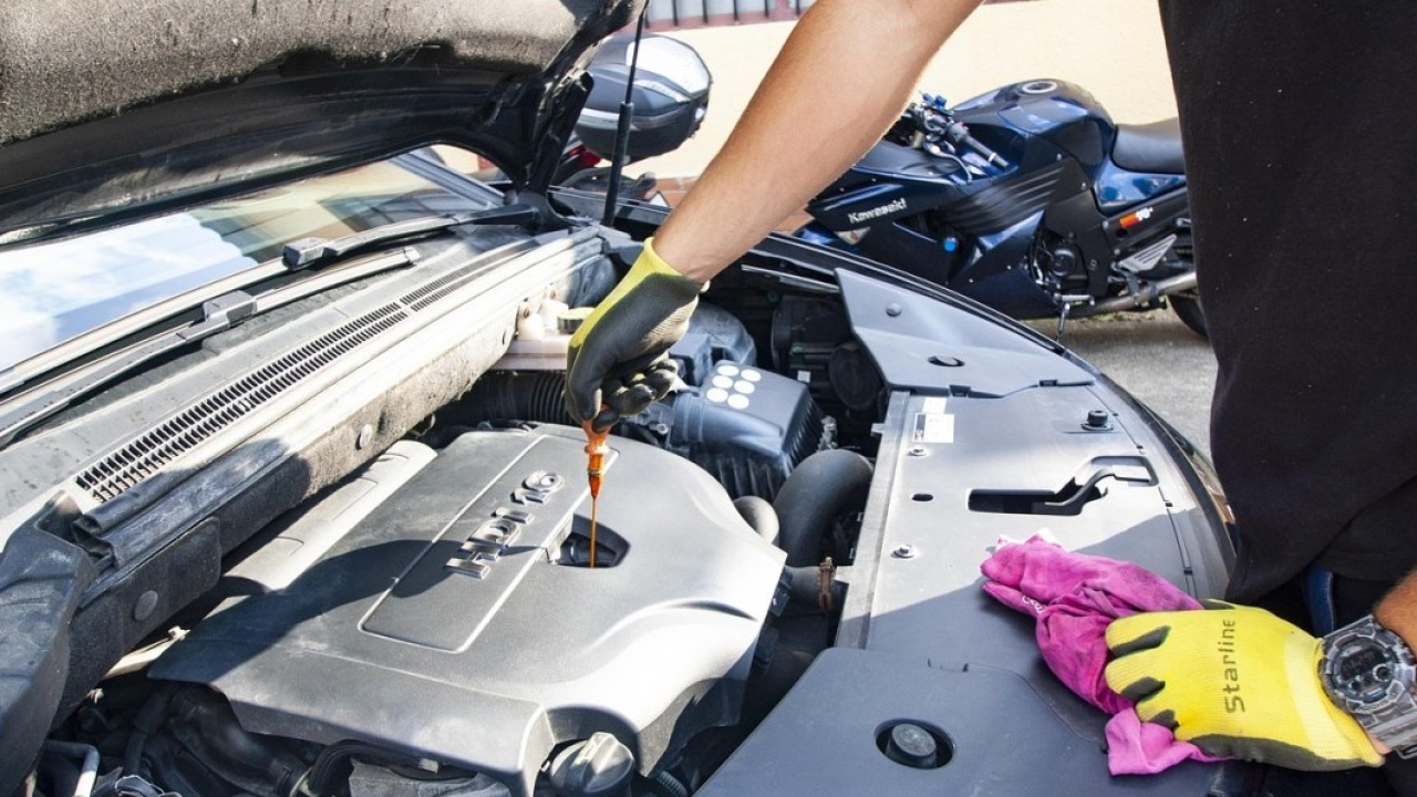 Carovita: gli italiani non cambiano più l’auto, ed ora fanno i conti con il caro riparazioni