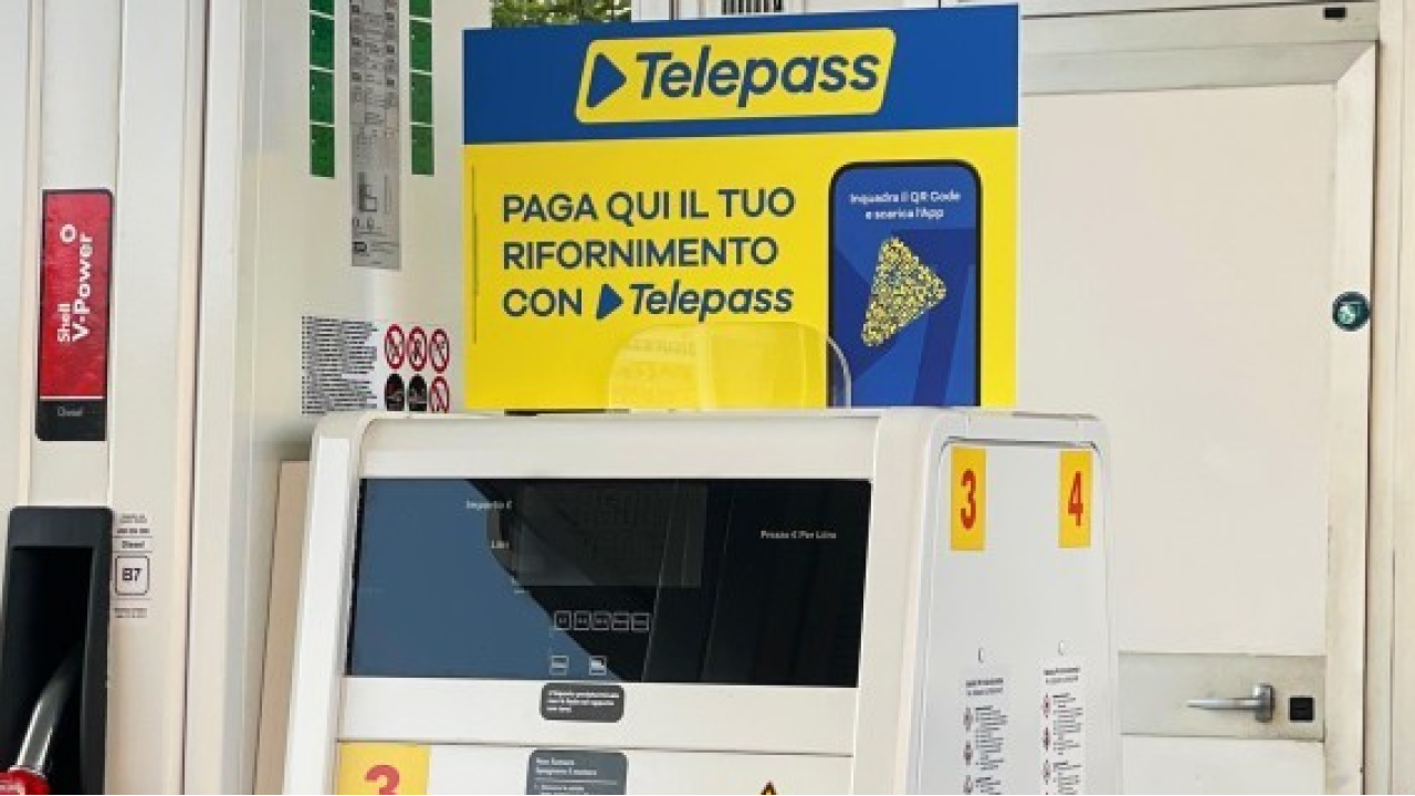Svolta digitale al distributore: con Telepass e PAD Multienergy il rifornimento si paga con un tocco