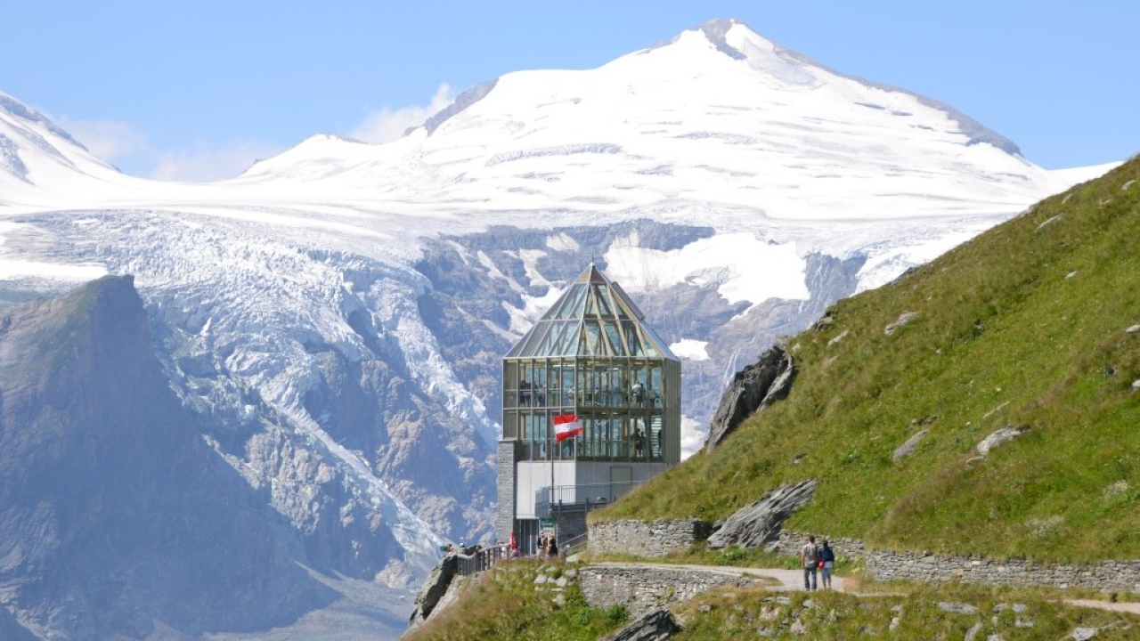 Orizzonti infiniti: la Carinzia vvelata dalla prospettiva del cielo