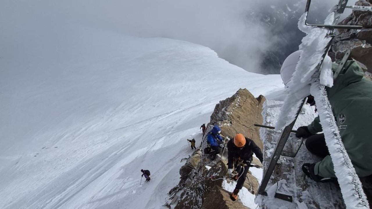 Il Politecnico di Torino conquista la vetta del Monte Rosa: installata la stazione GPS più alta d’Europa