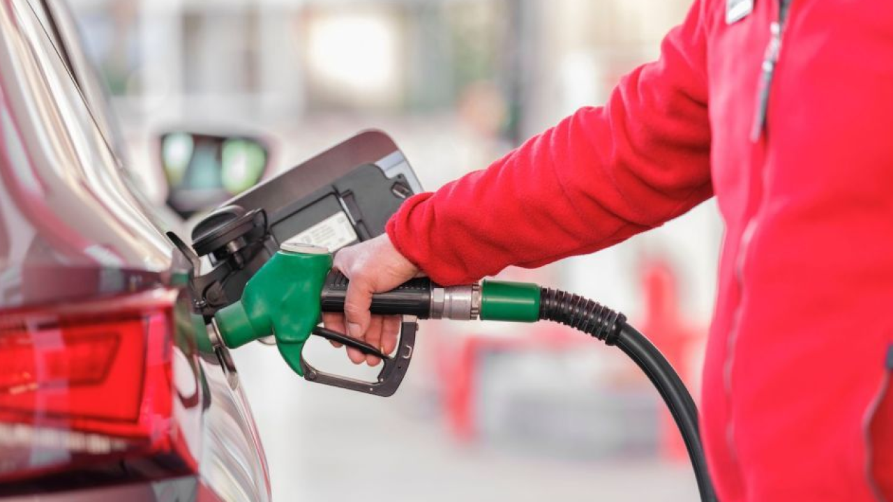 Caro carburante e bollette alle stelle: l'estate 2026 grava per oltre 1,5 miliardi sulle tasche degli italiani
