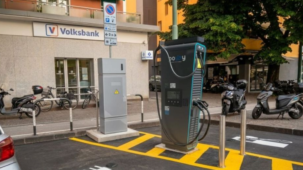 Bolzano punta sulla e-mobility: arrivano 35 nuovi punti di ricarica Powy con sensori anti-abusivi
