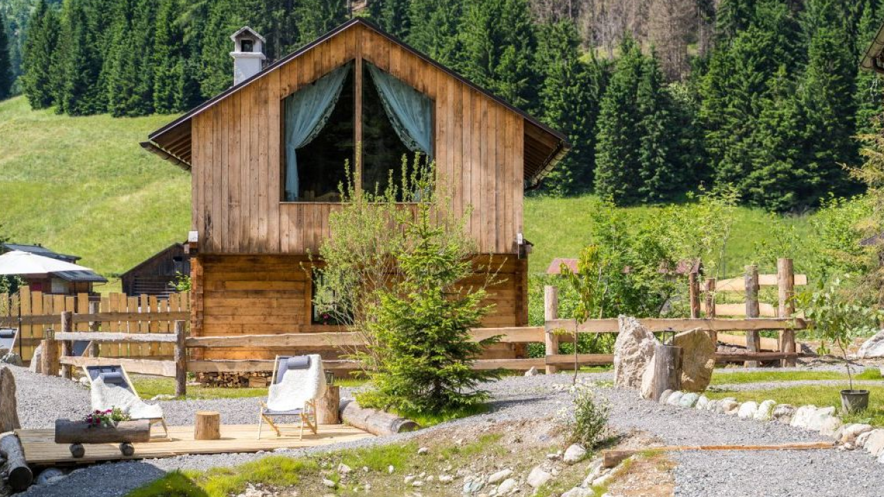A Sappada arrivano i Bio Chalet di Eirl Dolomites Retreat: la seconda casa incontra il lusso sostenibile tra le Dolomiti