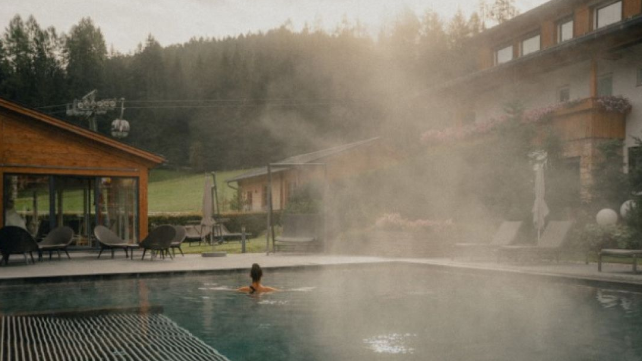 Niente pausa autunnale per il Bad Moos: resort aperto no-stop fino ad aprile 2027