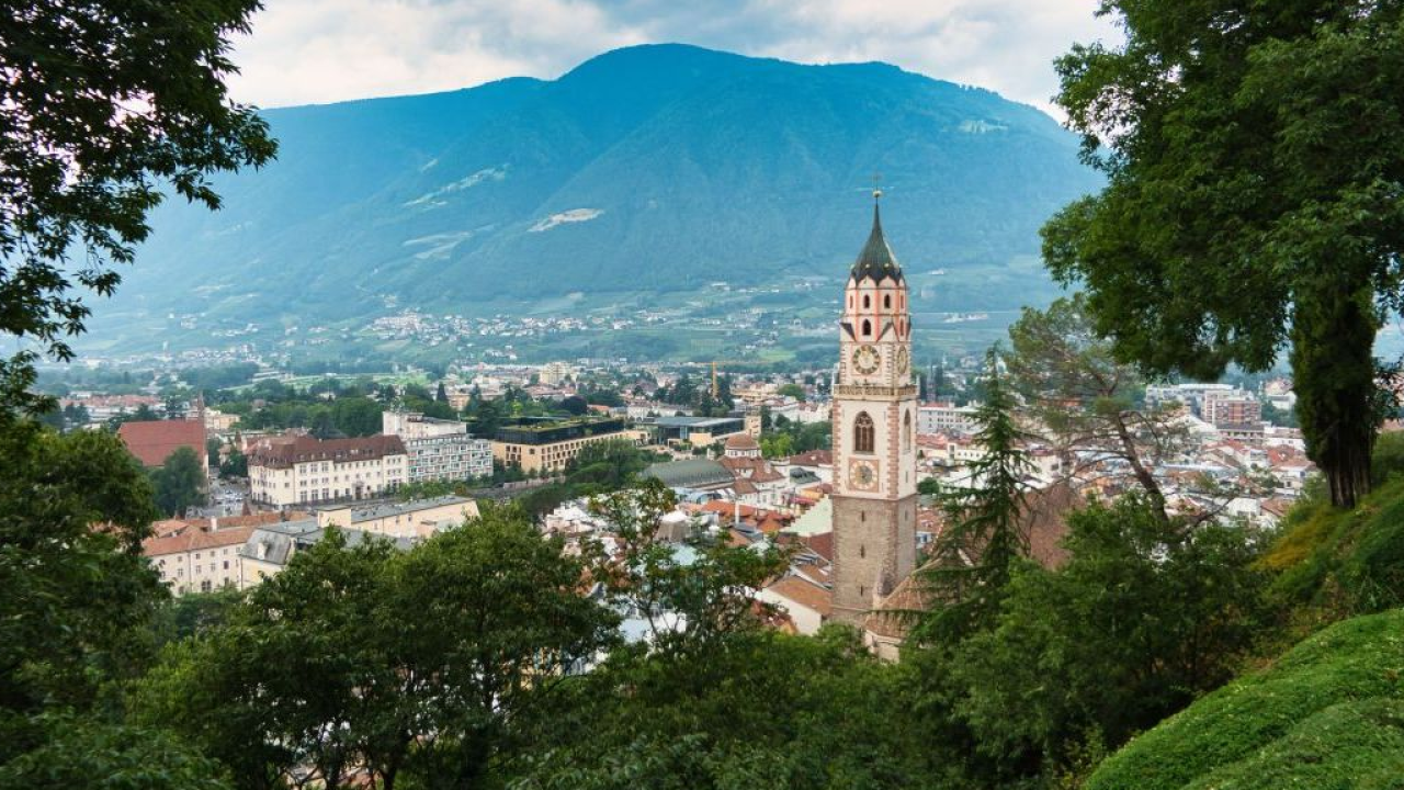 Merano incanta tra storia e foliage autunnale in un viaggio alla scoperta di castelli e antiche dimore nobiliari