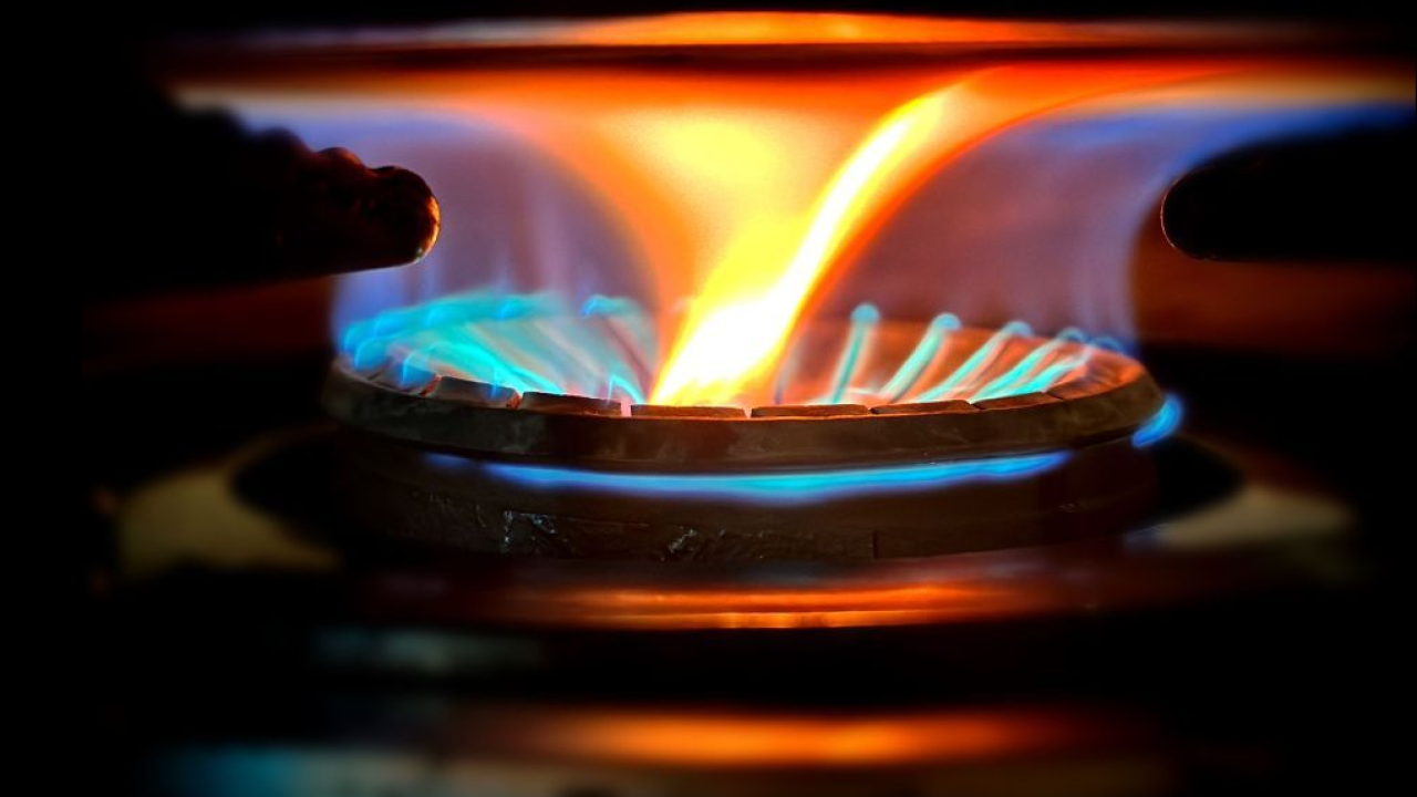 Rincaro del 12,7% a settembre per il gas in tutela spinge i consumatori verso il mercato libero