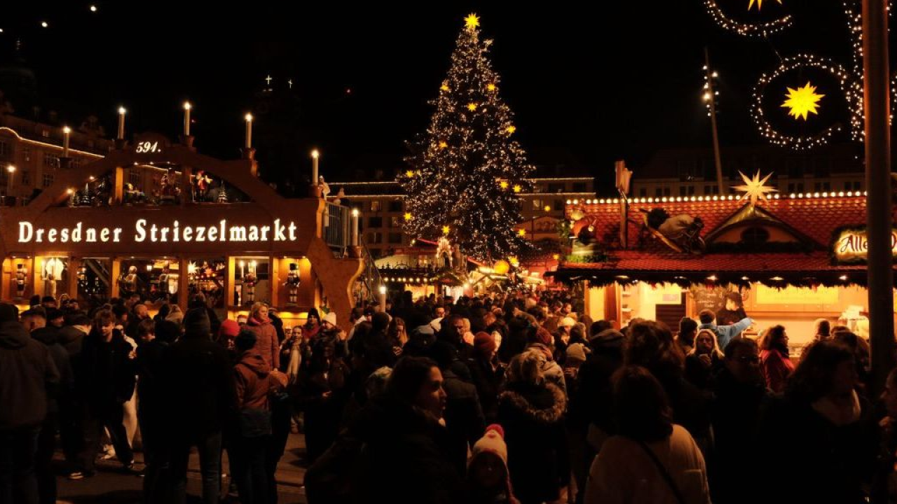 La Val Gardena si trasforma nella valle di Natale delle Dolomiti con sculture in legno e mercatini da fiaba